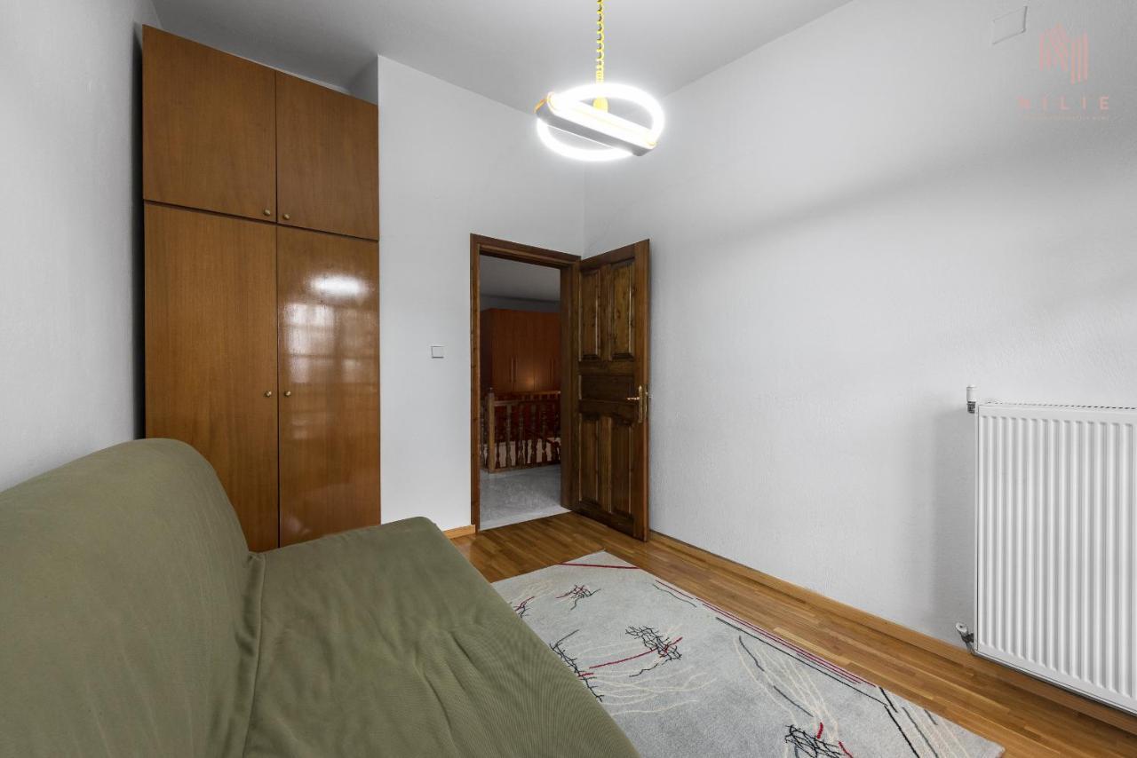 Classico, Nilie Hospitality Mgmt Foustani Buitenkant foto